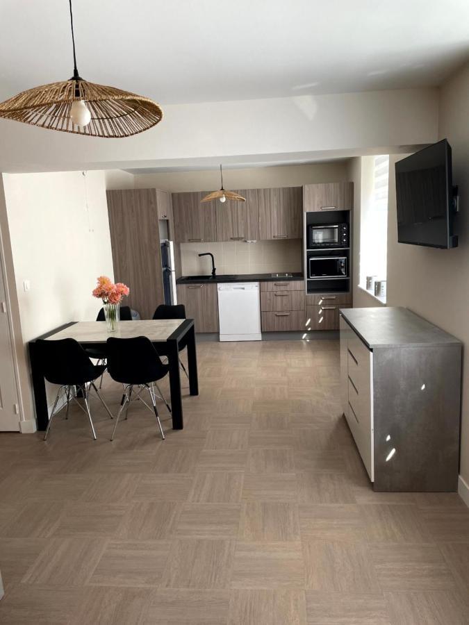 Appartement Graye Sur Mer, Courseulles Sur Mer Bagian luar foto